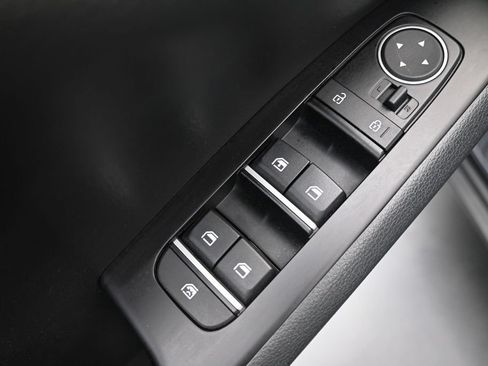 Used 2023 Kia Soul LX FWD image 13