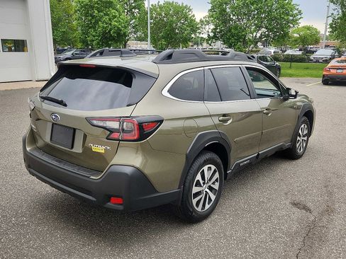 Certified 2025 Subaru Outback Premium AWD/4WD image 6