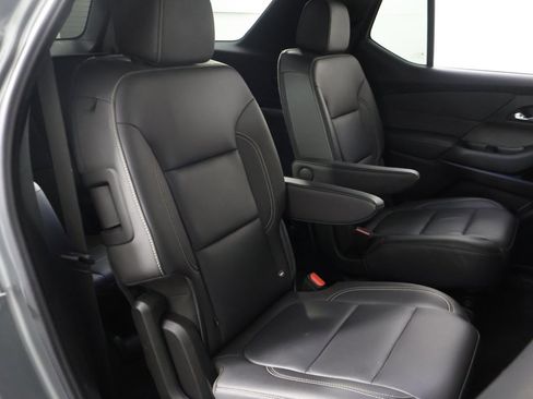 Used 2023 Chevrolet Traverse LT image 33