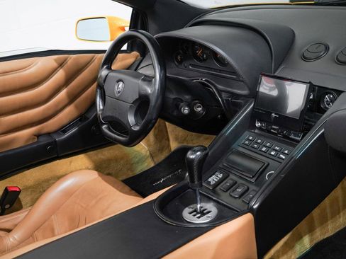 Used 1998 Lamborghini Diablo VT image 15