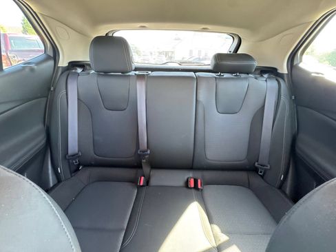 Used 2023 Buick Encore GX Preferred w/ Cold Weather Comfort Package FWD image 22