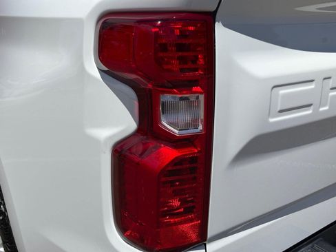Used 2023 Chevrolet Silverado 1500 LT AWD/4WD image 21