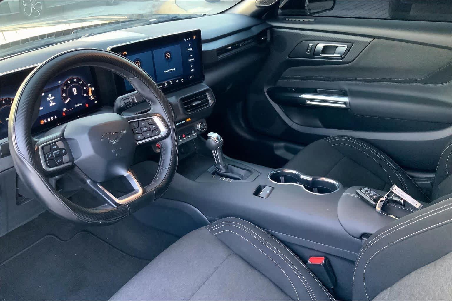 Used 2025 Ford Mustang Coupe RWD image 15
