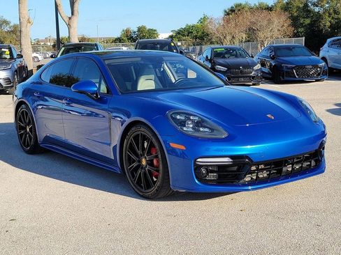 Used 2019 Porsche Panamera GTS image 9