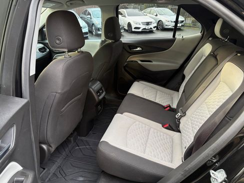 Used 2020 Chevrolet Equinox LS w/ LS Convenience Package image 16