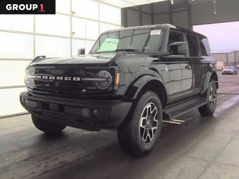 Certified 2025 Ford Bronco Outer Banks image 1