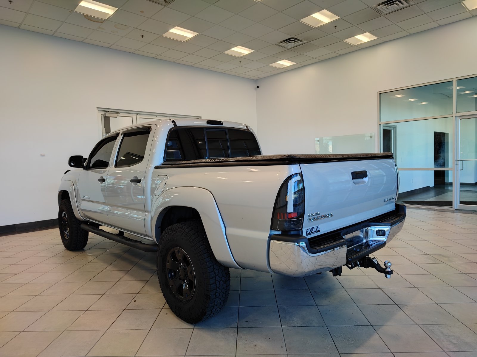 Used 2011 Toyota Tacoma 4x4 Double Cab w/ SR5 Pkg #2 image 5