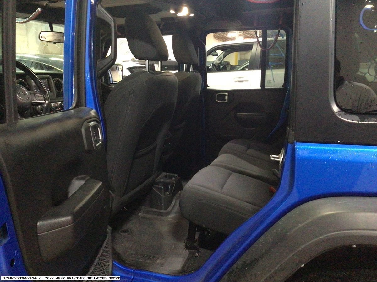 Used 2022 Jeep Wrangler Unlimited Sport AWD/4WD image 9