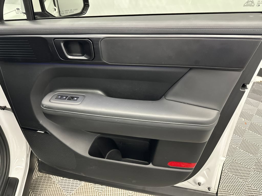 Used 2025 Hyundai Santa Fe Calligraphy FWD image 16