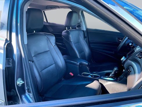 Used 2017 Acura ILX FWD image 9