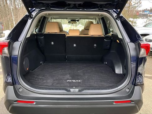 Certified 2021 Toyota RAV4 XLE Premium image 31