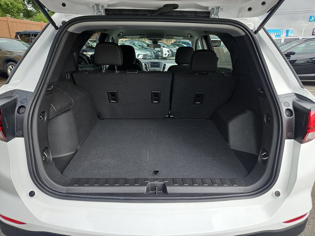 Used 2024 Chevrolet Equinox LS w/ LS Convenience Package FWD image 9