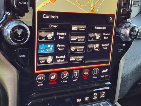Used 2019 RAM 2500 Laramie AWD/4WD image 7