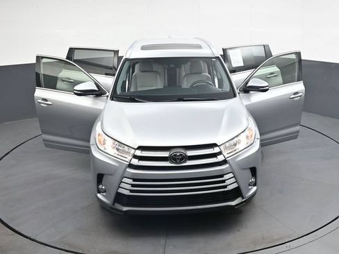 Used 2018 Toyota Highlander XLE FWD image 38