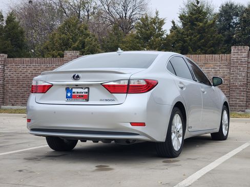 Used 2014 Lexus ES 300h image 6