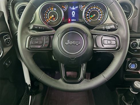 Used 2023 Jeep Gladiator Sport image 29