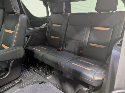 Used 2021 GMC Yukon AT4 w/ AT4 Premium Plus Package AWD/4WD image 19