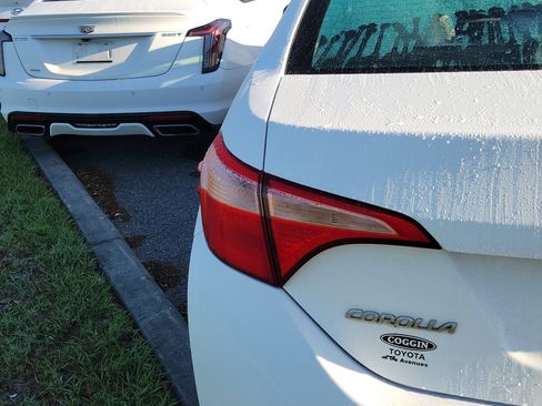 Used 2017 Toyota Corolla LE image 20