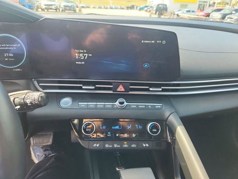 Certified 2023 Hyundai Elantra Limited image 16