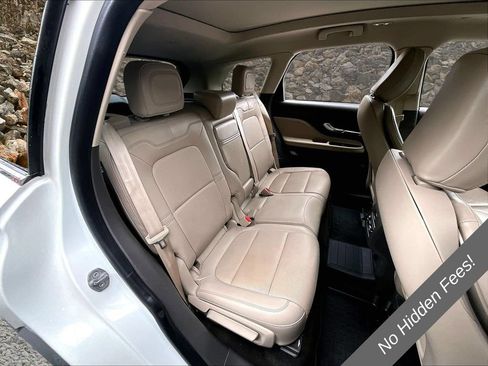 Used 2021 Lincoln Corsair AWD w/ Premium Package image 22
