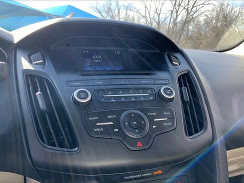 Used 2016 Ford Focus SE image 35