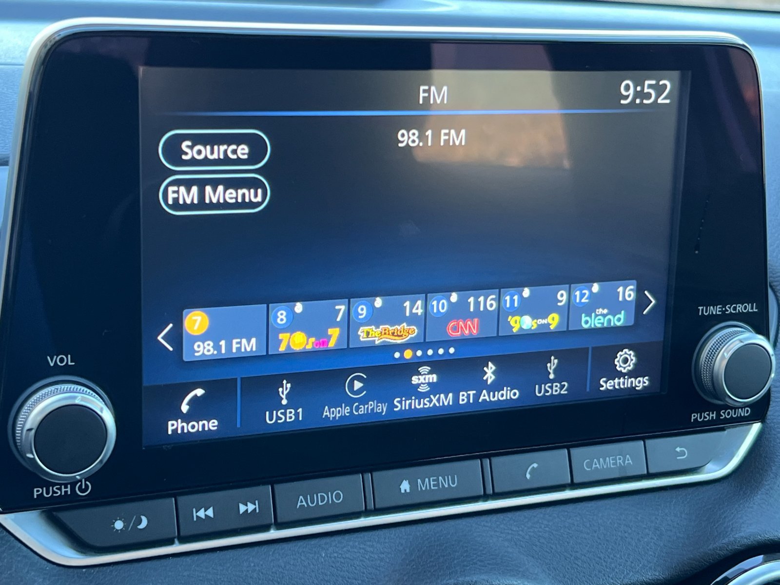 Used 2025 Nissan Sentra SR w/ SR Premium Package FWD image 16