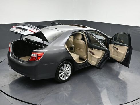 Used 2012 Toyota Camry XLE image 30