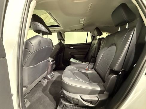 Certified 2025 Toyota Highlander XLE AWD/4WD image 20