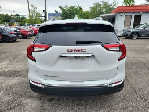 Used 2024 GMC Terrain SLT FWD image 8