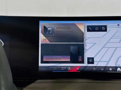 Used 2025 BMW 330i Sedan w/ Convenience Package image 21