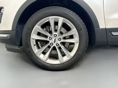 Used 2018 Ford Explorer Limited w/ Ford Safe & Smart Package AWD/4WD image 34