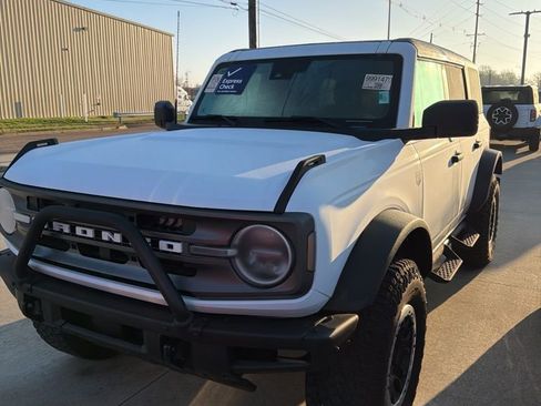 Used 2023 Ford Bronco Big Bend w/ Sasquatch Package image 4