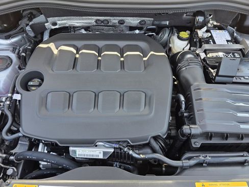 New 2026 Volkswagen Tiguan SE image 21