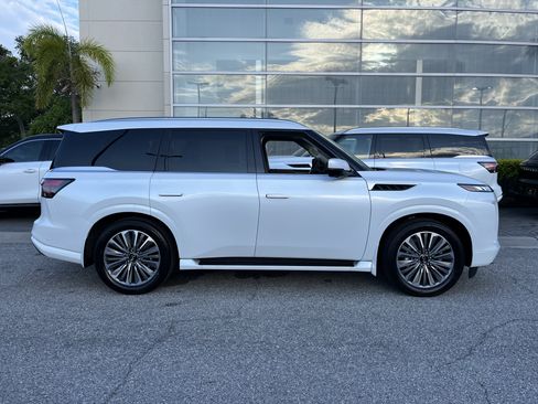 Certified 2026 INFINITI QX80 Luxe w/ Cargo Package AWD/4WD image 11