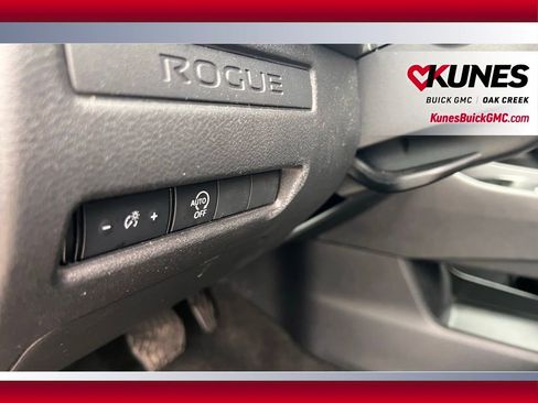 Used 2024 Nissan Rogue S image 17