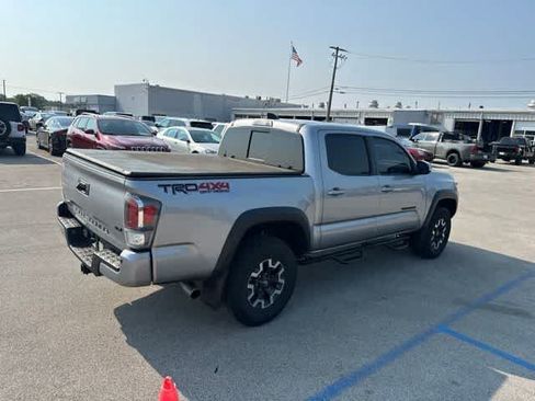 Used 2021 Toyota Tacoma TRD Off-Road w/ Technology Package AWD/4WD image 24