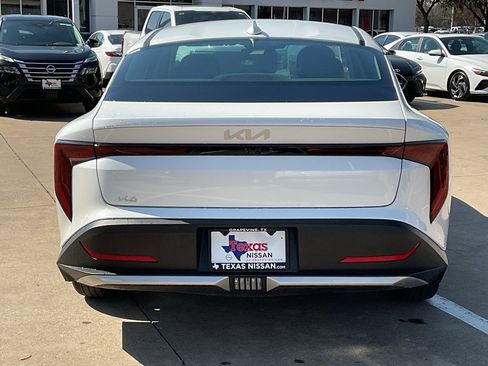 Used 2025 Kia K4 LXS image 6