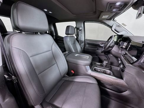 Used 2022 Chevrolet Silverado 1500 LTZ w/ LTZ Premium Package image 30