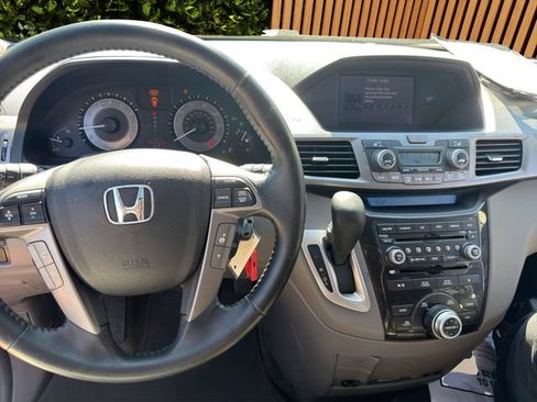Used 2013 Honda Odyssey Touring Elite image 4