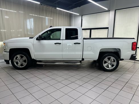 Used 2019 Chevrolet Silverado 1500 Custom w/ Texas Edition AWD/4WD image 10
