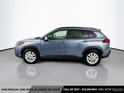 Used 2024 Toyota Corolla Cross LE w/ Moonroof Package AWD/4WD image 8