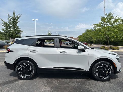 Used 2025 Kia Sportage SX FWD image 8