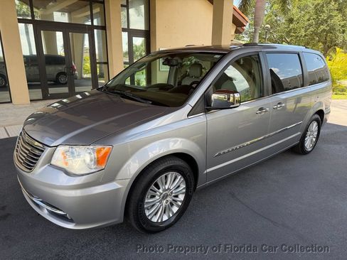 Used 2013 Chrysler Town & Country Limited w/ Luxury Group FWD image 65