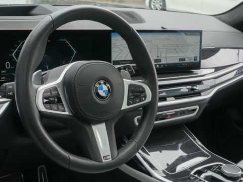 Certified 2026 BMW X7 xDrive40i w/ M Sport Package AWD/4WD image 10