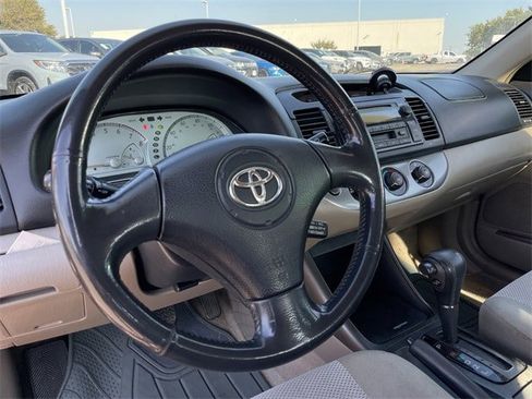 Used 2004 Toyota Camry SE image 10