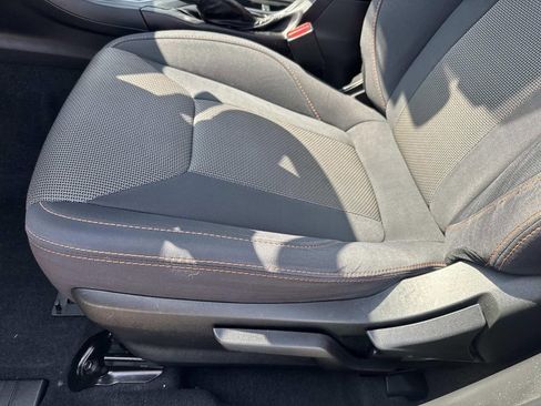 Used 2019 Subaru Crosstrek 2.0i Premium w/ Eyesight System image 18