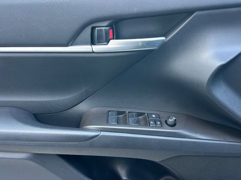 Used 2023 Toyota Camry SE FWD image 11