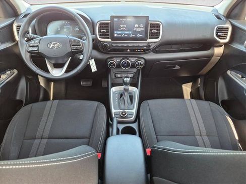 Used 2023 Hyundai Venue SEL FWD image 16