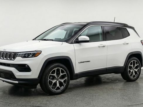 Used 2025 Jeep Compass Limited image 3