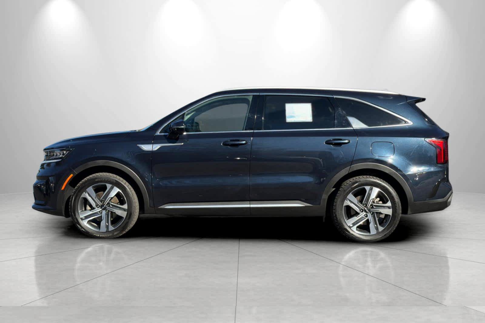 Used 2022 Kia Sorento EX w/ Panoramic Sunroof Package AWD/4WD image 5